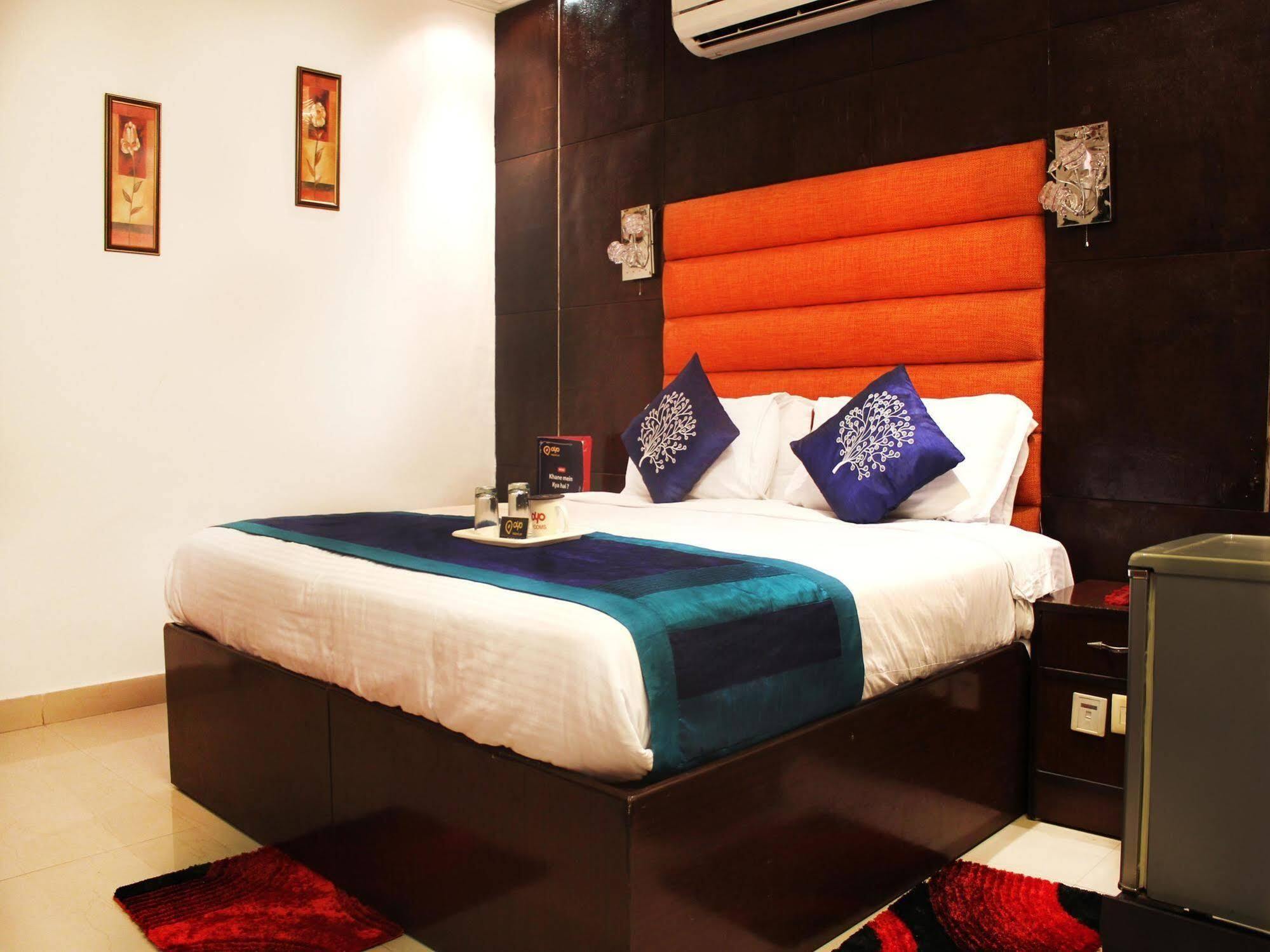 Hotel Rajmandir Faridabad Exterior photo
