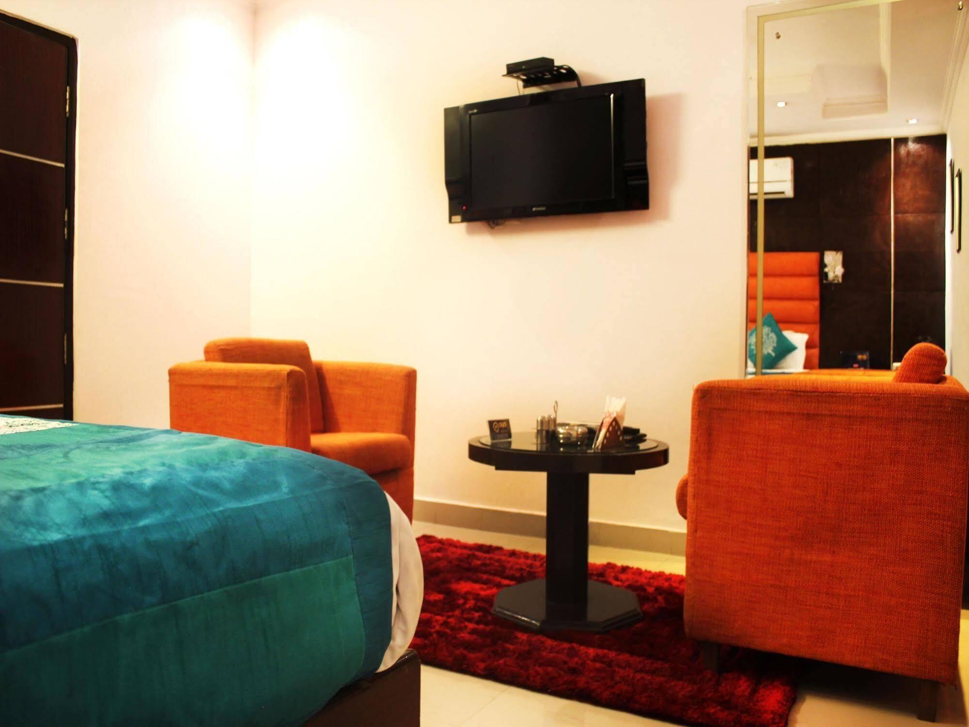 Hotel Rajmandir Faridabad Exterior photo